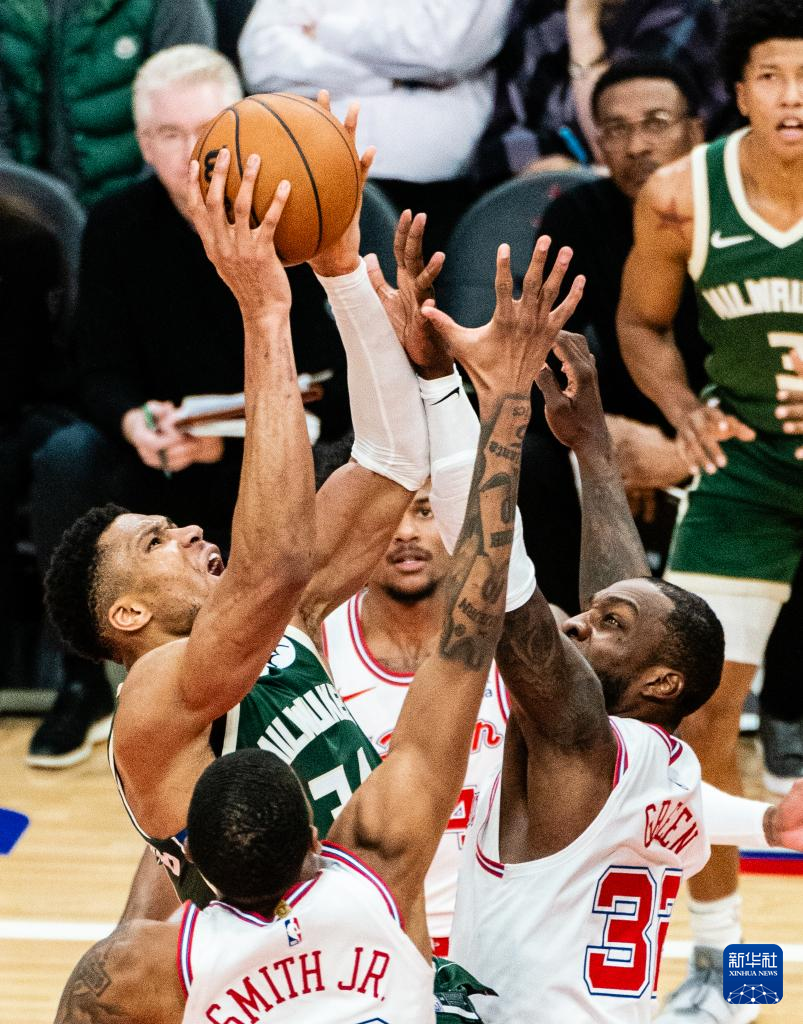 关于巴黎圣日耳曼围绕NBA常规赛状态回暖密尔沃基雄鹿内部沟通备战NBA常规赛，媒体一致点评：清晨费耶诺德造点机会的信息